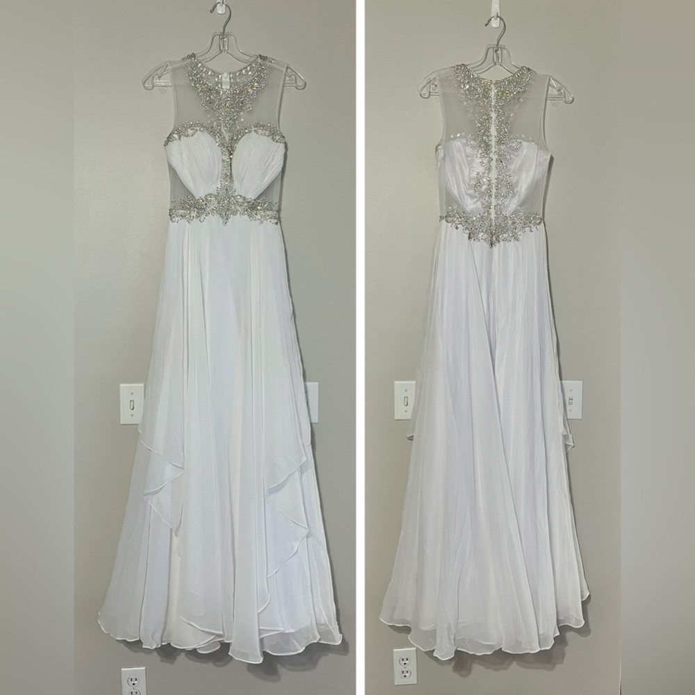 Alyce Paris White Embellished Mesh & Chiffon Gown - Size 0